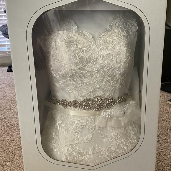 JJs House Elegant White Lace Wedding Dress JJs House Elegant White Lace Wedding Dress